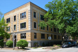 3942 Fremont St, Chicago IL  60613-3661 exterior