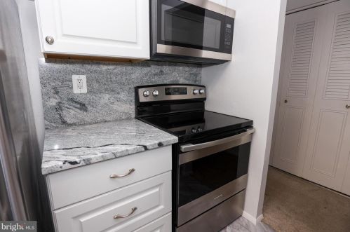 280 Bridgewater Rd, Chester PA 19014-2957 exterior