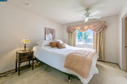 2448 Tanager Ct, Concord CA 94520-1523 exterior