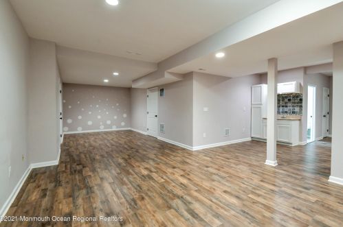 5 Markus Ct, Jackson Twp NJ  08527-2886 exterior