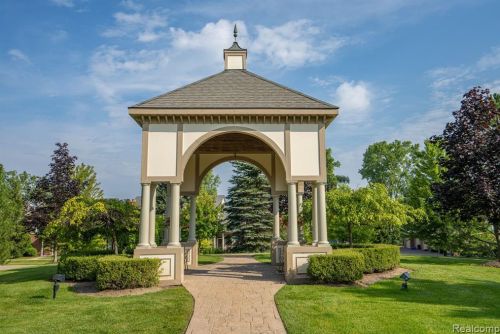 5308 Brookemonte Cir, Rochester MI 48306-5013 exterior