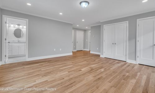 16 John St, Old Bridge NJ 08857-1705 exterior