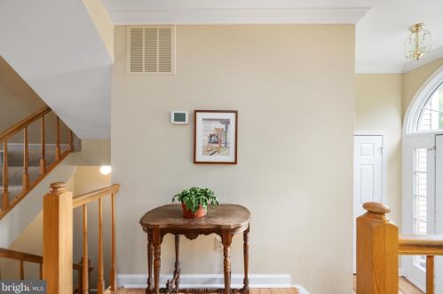 6133 Joust Ln, Alexandria VA 22315-4809 exterior