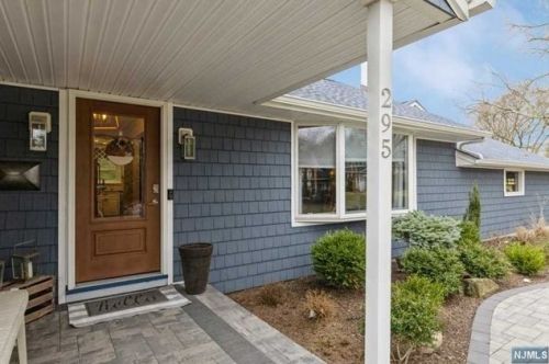 295 Franklin St, Haworth, NJ 07641-1415