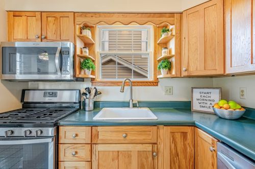 152 Jamaica Ave, Pittsburgh PA 15229-1748 exterior