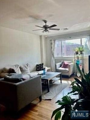 200 Paterson Ave, East Rutherford NJ  07073-1843 exterior