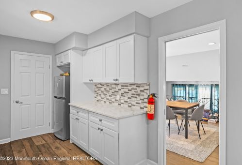 33 Hidden Strm Rd, East Freehold NJ 07728-1563 exterior