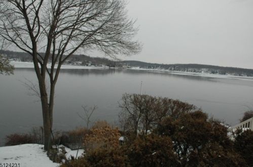 13 Bass Rock Rd, Hopatcong NJ  07843-1901 exterior