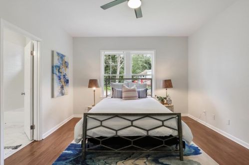 999 Cascade Rd, Atlanta GA  30311-2659 exterior