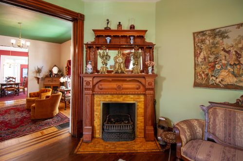 2735 State St, Milwaukee WI 53208-3549 exterior