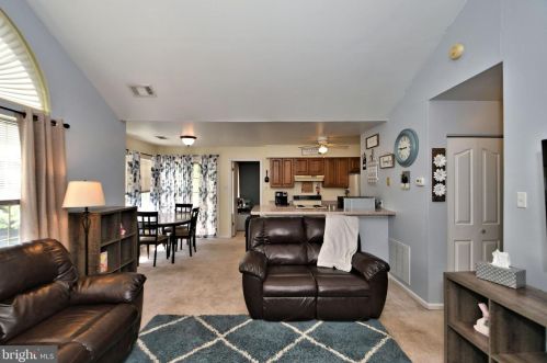 210 Foxmeadow Dr, Limerick PA  19468-1503 exterior