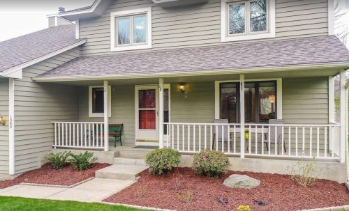 1380 Interlachen Dr, Saint Paul, MN 55123-2100