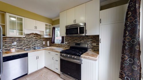 2246 15 Ave, Broadview IL 60155-4006 exterior