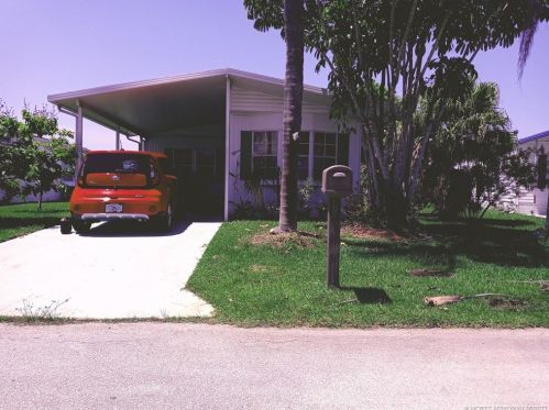 15 Flores Way, Fort Pierce, FL 34952-2355