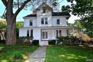 15 Norman Pl, Tenafly, NJ 07670-2521