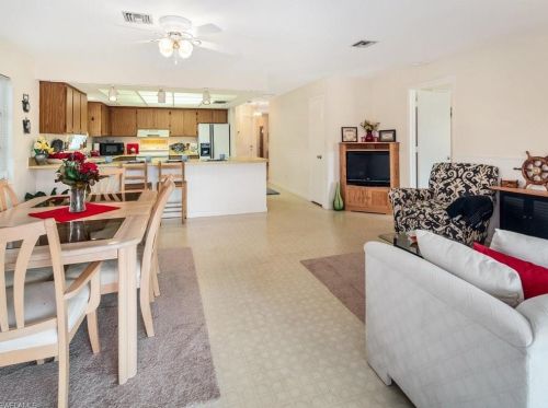 706 109 Ave, Naples FL 34108-1812 exterior