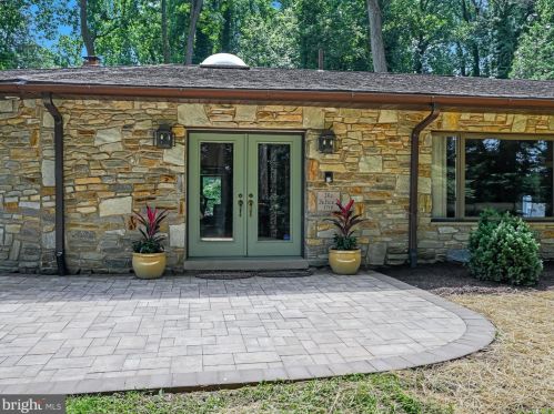 1716 Old Welsh Rd, Huntingdon Valley PA  19006-5838 exterior