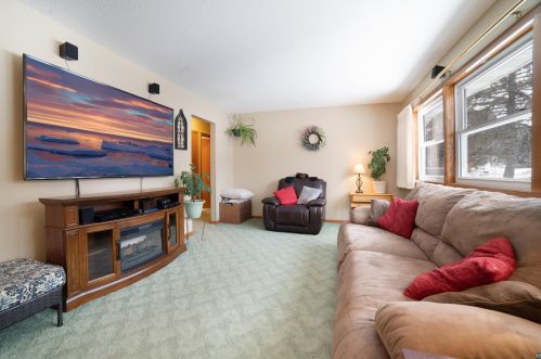 2804 Morris Thomas Rd, Duluth MN 55811-2818 exterior