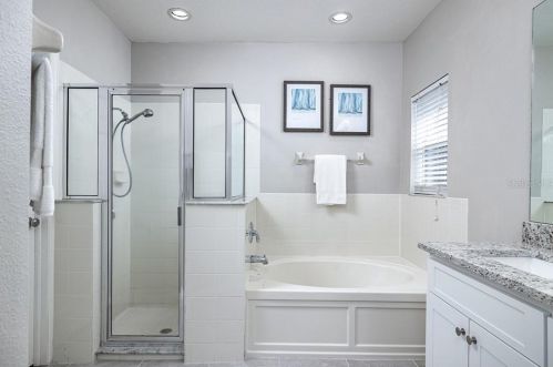 10850 Newbridge Dr, Riverview FL exterior