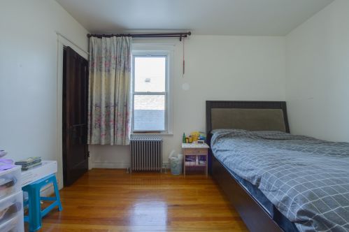 4327 Sacramento, Chicago IL 60655-2302 exterior