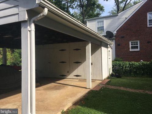 2811 Valley Dr, Alexandria VA  22302-2427 exterior