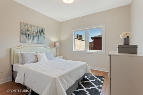 4331 Vernon Ave, Chicago IL 60653-3406 exterior