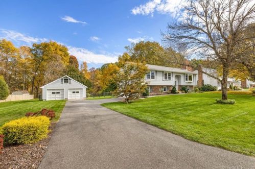 31 Celtic Ct, Enfield, CT 06082-5778