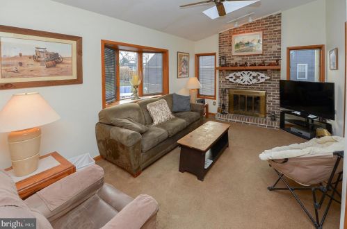 300 Holly Ave, Camden NJ 08107-1022 exterior