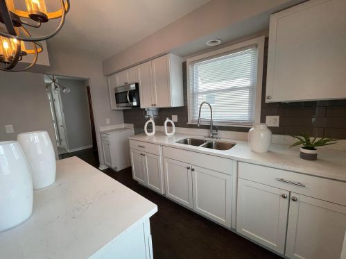 6667 80, Milwaukee WI 53223-5564 exterior