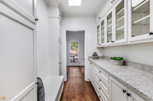 519 Ivy Pl, Atlanta GA 30342-4275 exterior