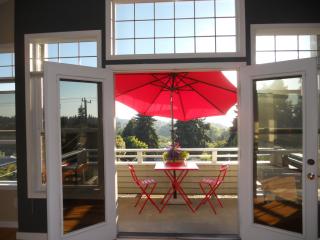 10750 3 Ave, Seattle WA  98168-1409 exterior