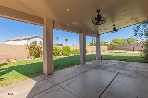 19806 15 Pl, Phoenix AZ 85024-3648 exterior