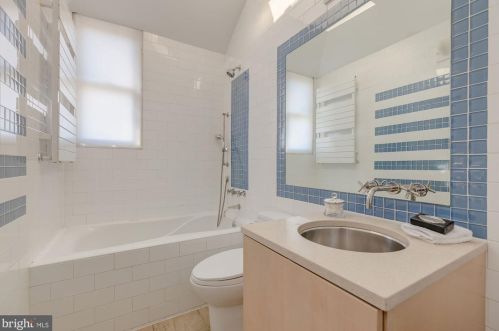 1832 15 St, Washington DC 20009-3938 exterior