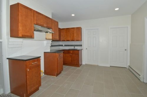 386 9th St, Newark NJ  07103-2161 exterior