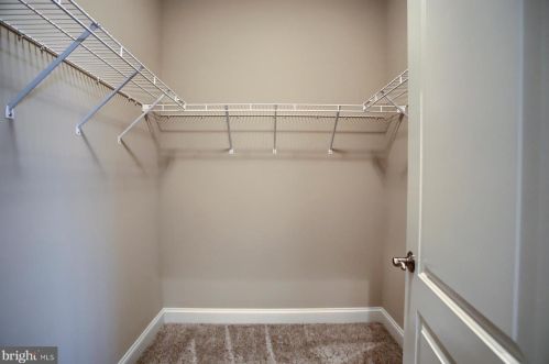 43 Midway Farms Ln, Lancaster PA 17602-2671 exterior