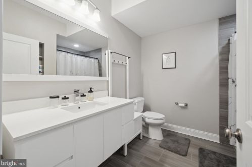 1424 Front St, Philadelphia PA  19147-3902 exterior