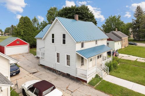 719 18th St, Manitowoc WI 54220-3131 exterior