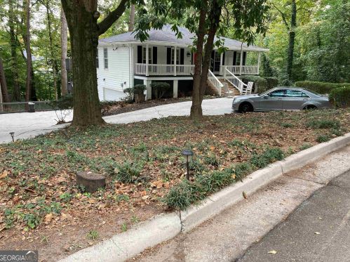 2933 Margaret Mitchell Ct, Atlanta GA 30327-1614 exterior