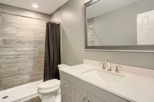 1093 Lakemont Dr, Pittsburgh PA  15243-1817 exterior