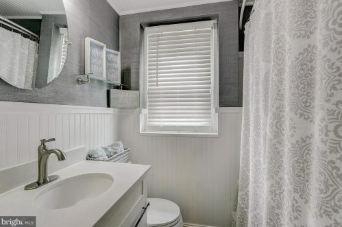 200 Stratford Rd, Manor PA 19036-1635 exterior