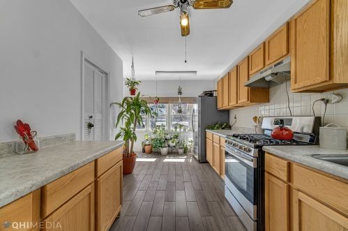 5725 Giddings St, Chicago IL 60630-2930 exterior