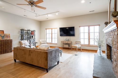 1801 Commerce St, Milwaukee, WI 53212-3790