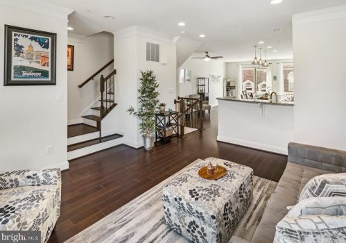 3143 Ft Lincoln Dr, Washington DC 20018-4311 exterior