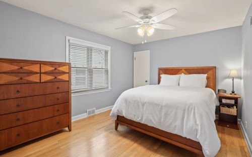 1817 53, Milwaukee WI 53208-1759 exterior