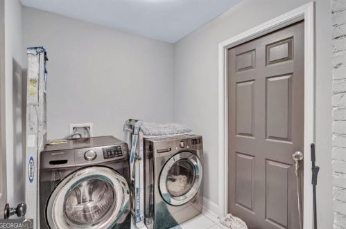 548 Holderness St, Atlanta GA 30310-1750 exterior