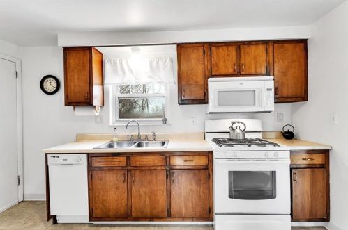 405 Mower Dr, Pittsburgh PA 15239-1710 exterior