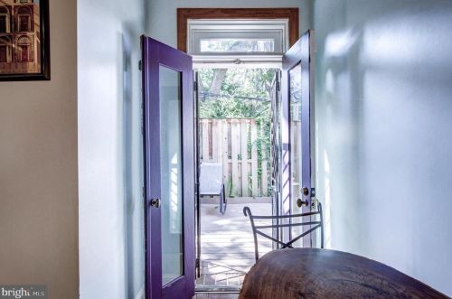 2004 Brandywine St, Philadelphia PA 19130-3204 exterior