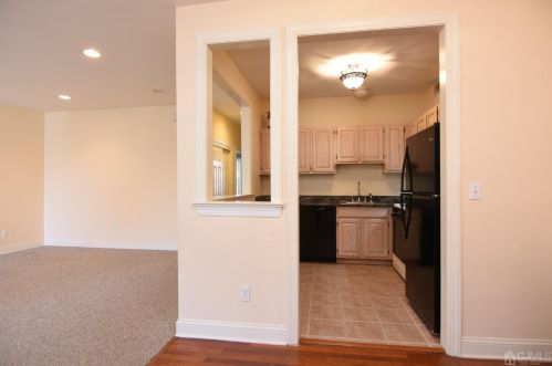 68 Franklin School Way, Metuchen NJ  08840-1891 exterior