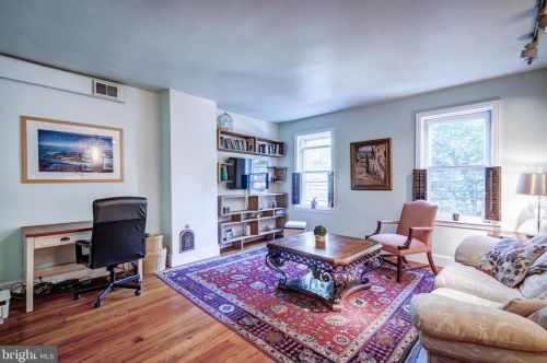 2004 Brandywine St, Philadelphia PA 19130-3204 exterior