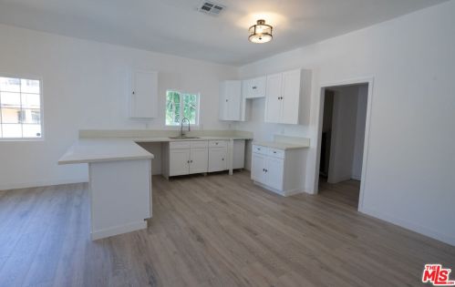 119 Augusta St, Bakersfield CA  93307-1633 exterior